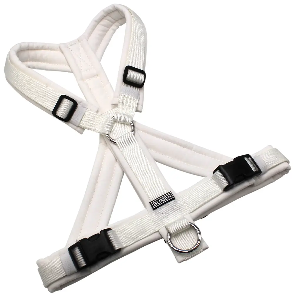 BUMER Hundegeschirr, gepolstert mit geteiltem Bruststeg, Größe S/M, Gurtband PREMIUM Silken Snow, Softshell Weiss, Ringe silberfarbig (Edelstahl), Schnallen schwarz (DURAFLEX®)