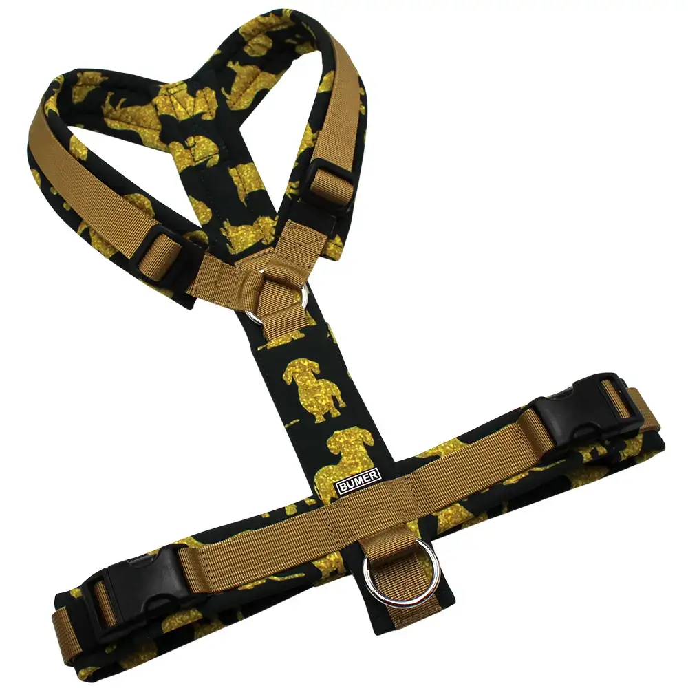 BUMER Hundegeschirr, gepolstert ohne geteilten Bruststeg, Größe L, Gurtband PREMIUM Golden Sand, Softshell Dackel #1, Ringe silberfarbig (Edelstahl), Schnallen schwarz, Applikation