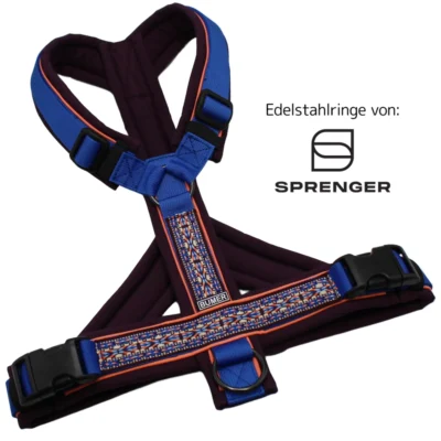 BUMER BOHO Hundegeschirr, Größe M/L, Gurtband: PREMIUM Royal Saphire, Softshell: Nachtschatten Violet, Ringe: schwarz (Edelstahl), Schnallen: schwarz (DURAFLEX®), Paspel: Bubblegum (Komplett), Bruststeg: geteilt, flach