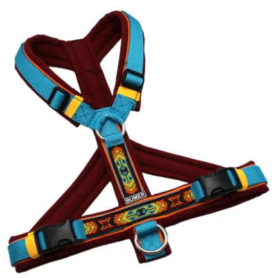 BUMER BOHO Hundegeschirr, Größe S/M, Gurtband: PREMIUM Blue Lagoon, Softshell: Bordeaux, Ringe: silberfarbig (Edelstahl), Schnallen: schwarz (DURAFLEX®), Paspel: Naranjada (komplett), Flacher Bruststeg