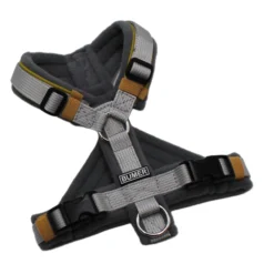 BUMER Hundegeschirr, Größe XXS, Gurtband PREMIUM Muschelgrau, Fleece Driftwood Ash, Ringe silberfarbig (Edelstahl), Schnallen schwarz (DURAFLEX®), Paspel Curry, Bruststeg geteilt (flach)