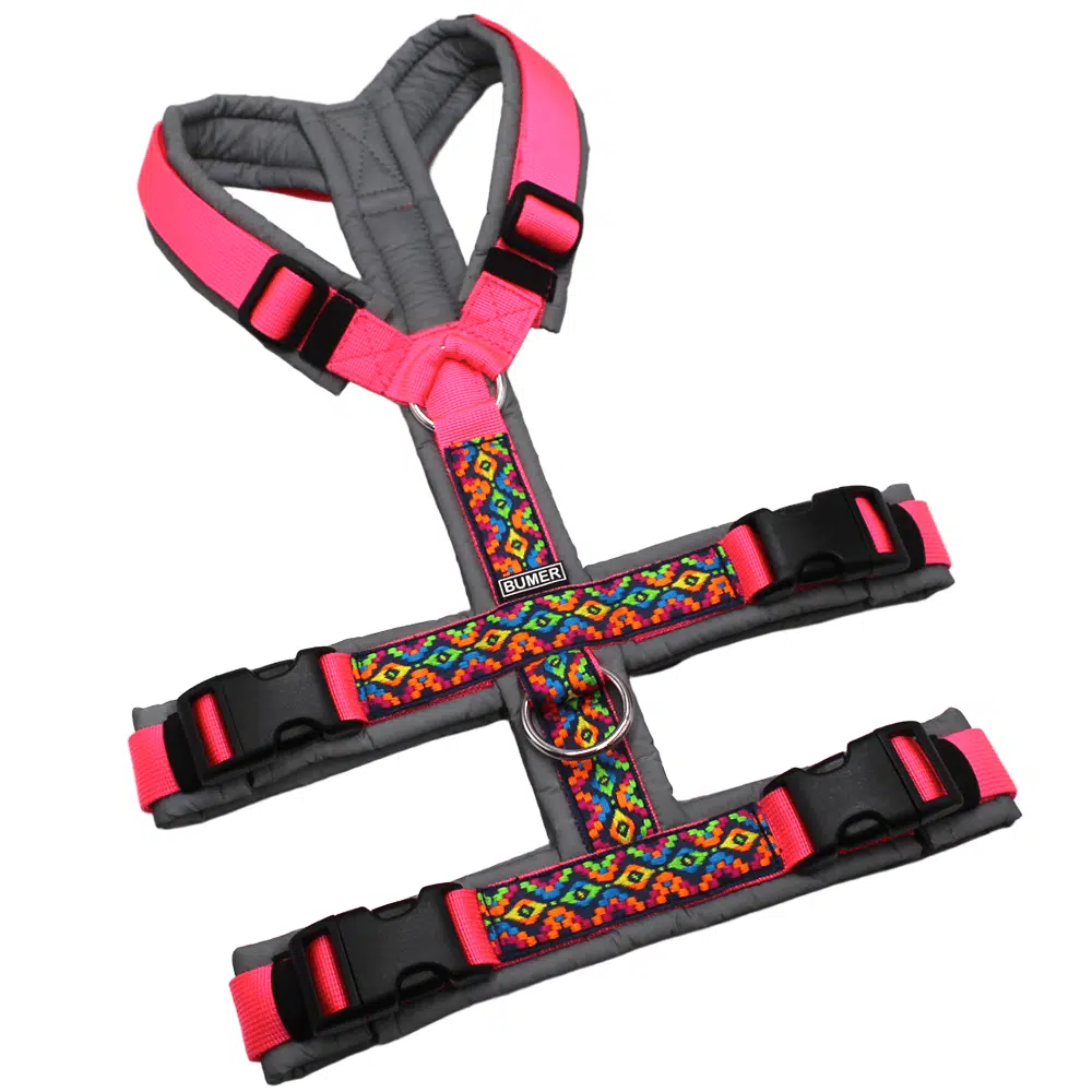 BUMER BOHO Sicherheitsgeschirr, Größe M, Gurtband PREMIUM Vibrant Magenta, Softshell Reflex, Ringe silberfarbig (Edelstahl), Schnallen schwarz (DURAFLEX®)