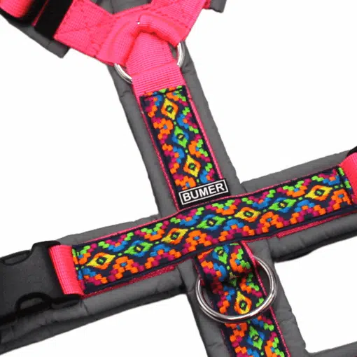 BUMER BOHO Sicherheitsgeschirr, Größe M, Gurtband PREMIUM Vibrant Magenta, Softshell Reflex, Ringe silberfarbig (Edelstahl), Schnallen schwarz (DURAFLEX®)