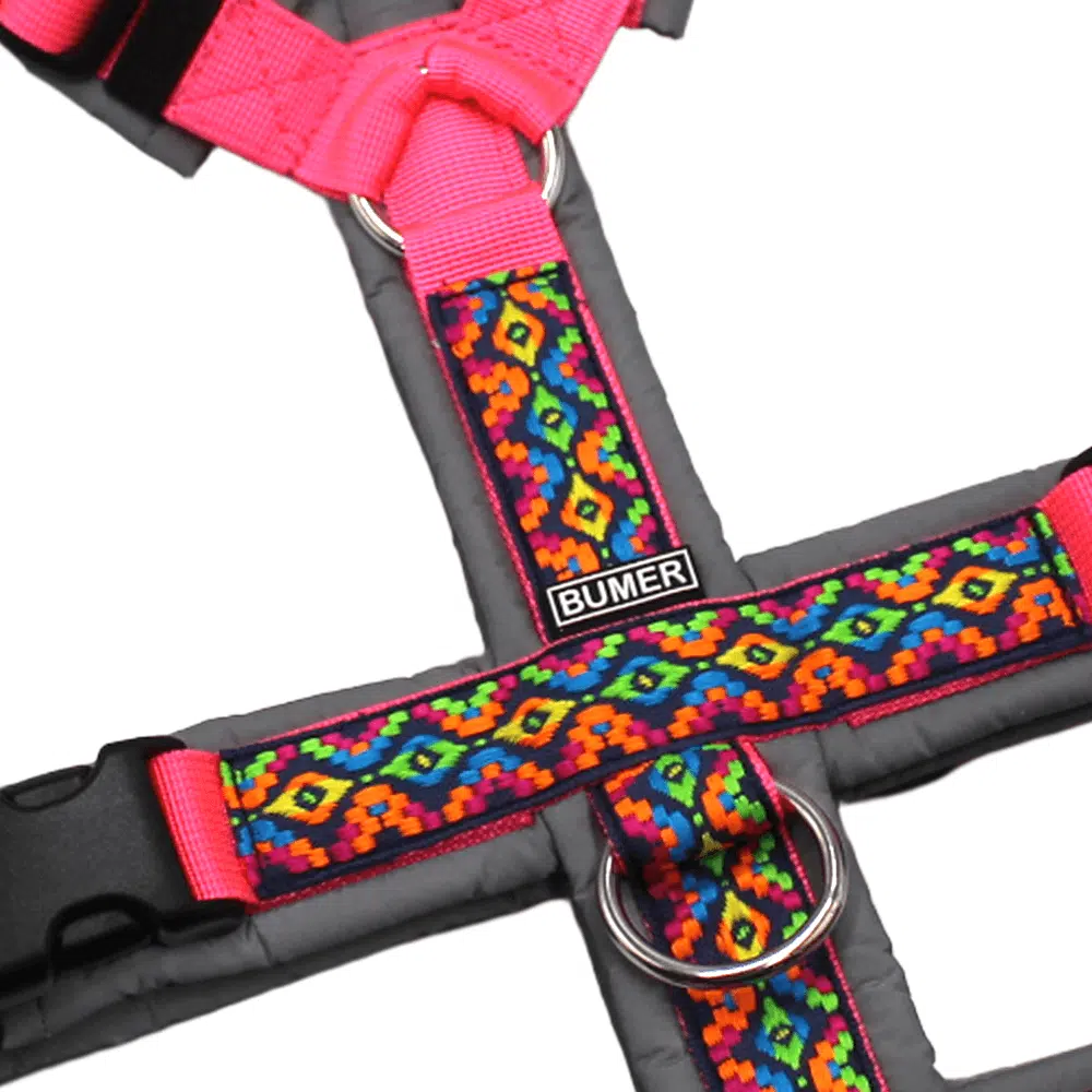 BUMER BOHO Sicherheitsgeschirr, Größe M, Gurtband PREMIUM Vibrant Magenta, Softshell Reflex, Ringe silberfarbig (Edelstahl), Schnallen schwarz (DURAFLEX®)