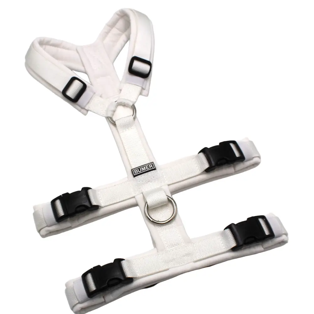 BUMER Sicherheitsgeschirr, Größe M, Gurtband PREMIUM Silken Snow, Softshell Weiss, Ringe silberfarbig (Edelstahl), Schnallen schwarz (DURAFLEX®)