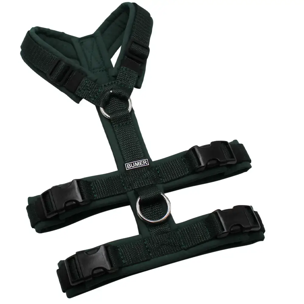 BUMER Sicherheitsgeschirr, gepolstert ohne geteilten Bruststeg, Größe XS/S, Gurtband: PREMIUM X Dunkelgrün, Softshell: Tanne, Ringe: silberfarbig (Edelstahl), Schnallen: schwarz